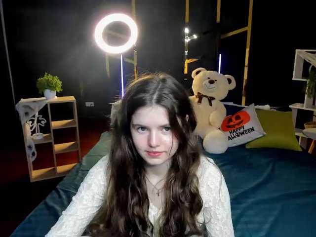 Lilith-BloomX live cam