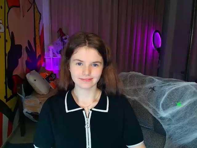 le modèle Lilith-BloomX est en webcam porno dans un show sur le site bongacams, il possède les tags suivants: White/Caucasian,Redhead,Shaved