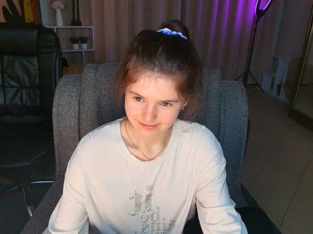 Lilith-BloomX webcam bongacams model stream image