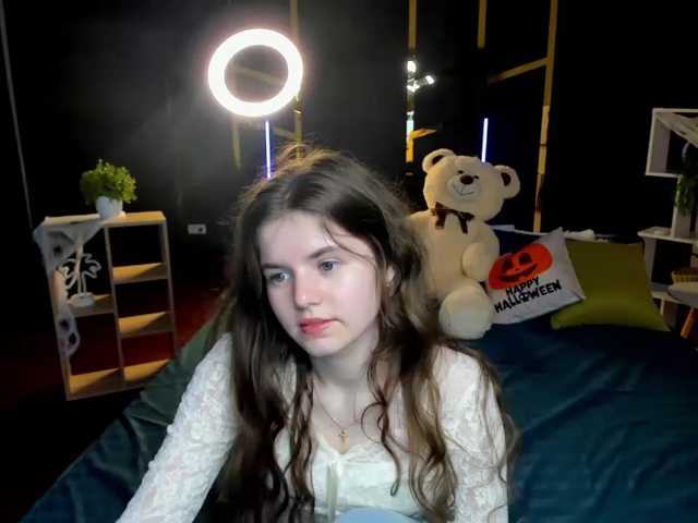 Lilith-BloomX live cam