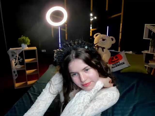 Lilith-BloomX live cam