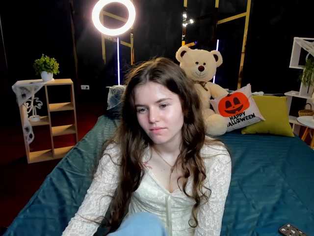 Lilith-BloomX live cam