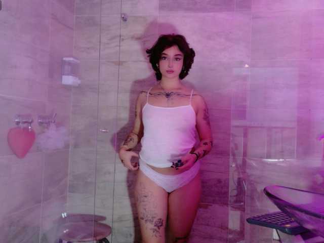 CloeeMiller live cam on BongaCams