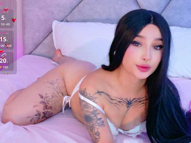 CloeeMiller live cam on BongaCams