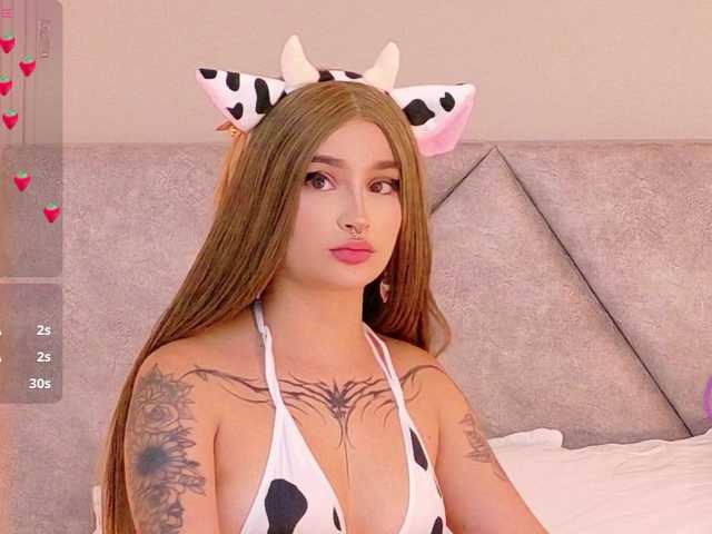 CloeeMiller live cam on BongaCams