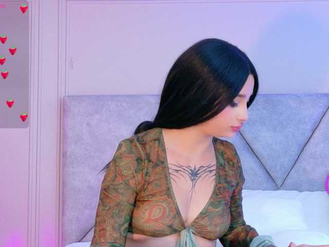 CloeeMiller live cam on BongaCams