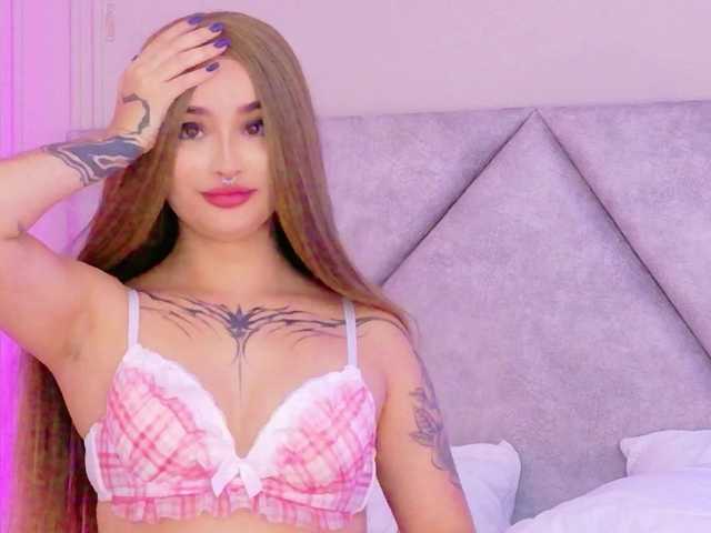 CloeeMiller live cam on BongaCams