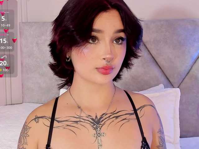 CloeeMiller live cam on BongaCams