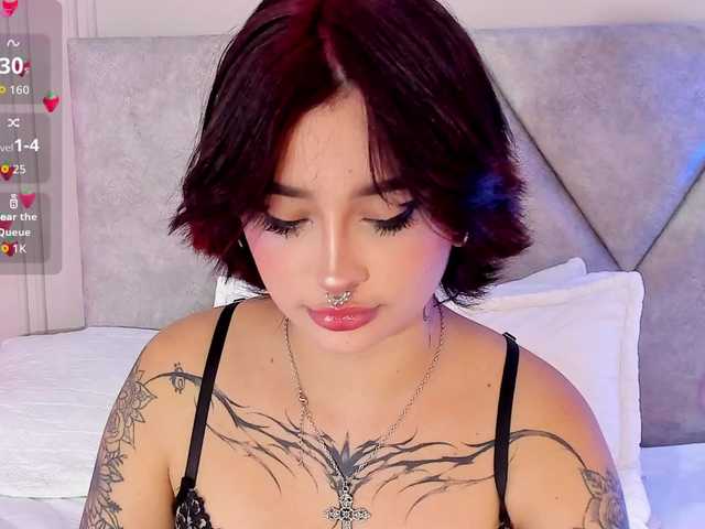 CloeeMiller live cam on BongaCams