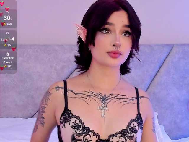 CloeeMiller live cam on BongaCams