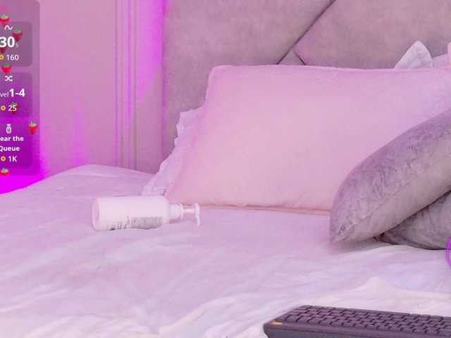 CloeeMiller live cam on BongaCams
