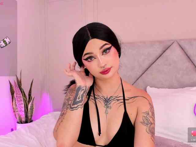 CloeeMiller webcam