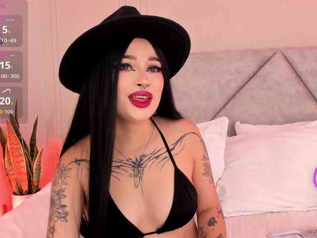 CloeeMiller webcam