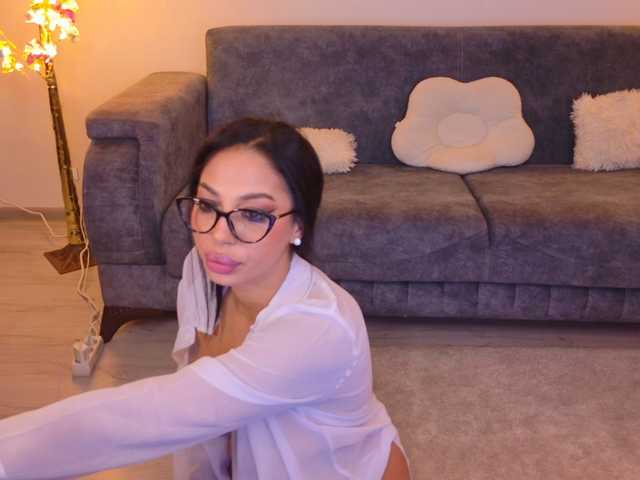 BellaVixen live cam