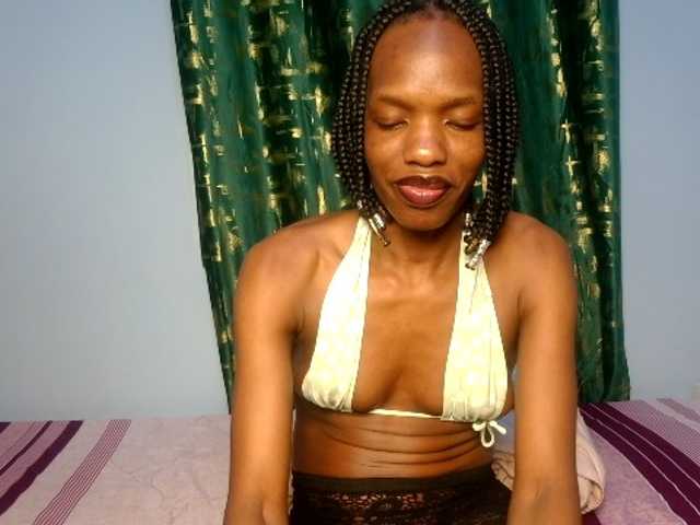 Pinkslut25 live cam preview