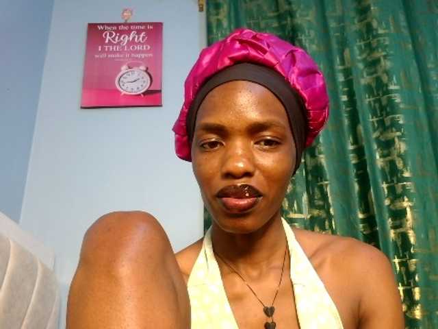 Pinkslut25 live cam on BongaCams
