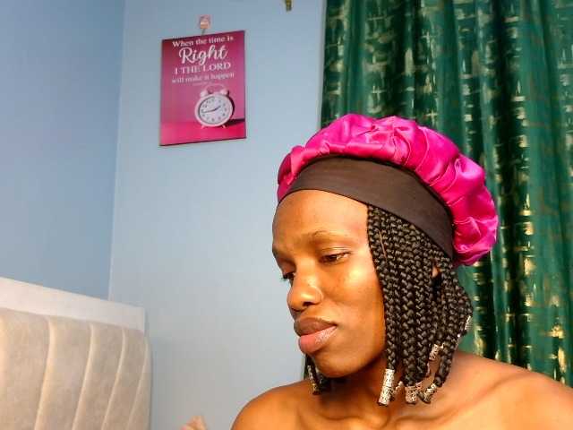Pinkslut25 live cam on BongaCams