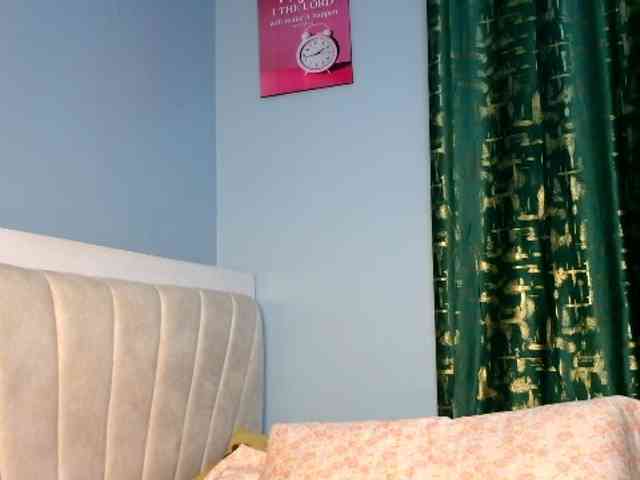 Pinkslut25 webcam