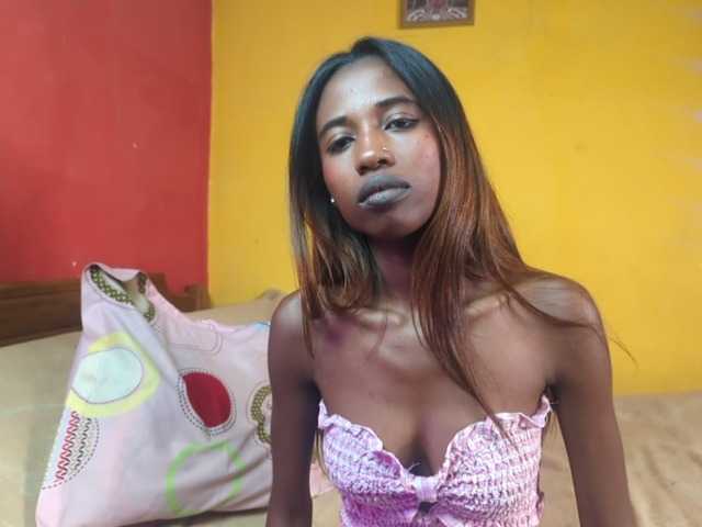 Nathascha live cam on BongaCams