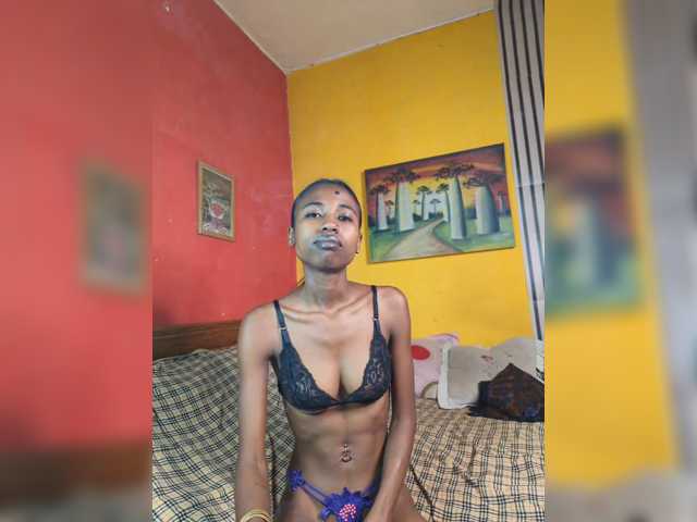Nathascha live cam on BongaCams