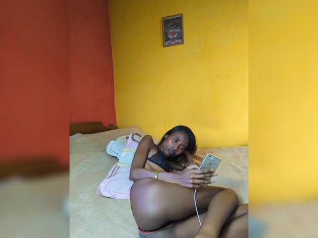 Nathascha, en directo ahora en BongaCams