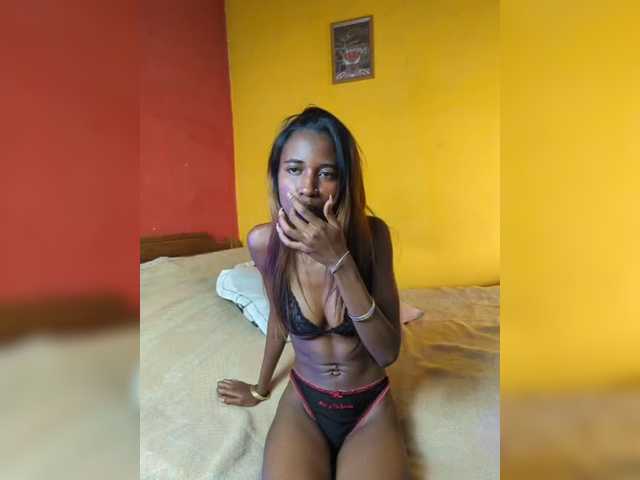 Nathascha, live now on BongaCams