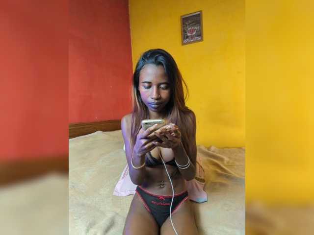 Nathascha, en directo ahora en BongaCams