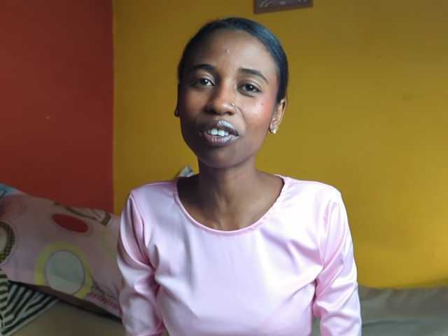 Nathascha live cam on BongaCams