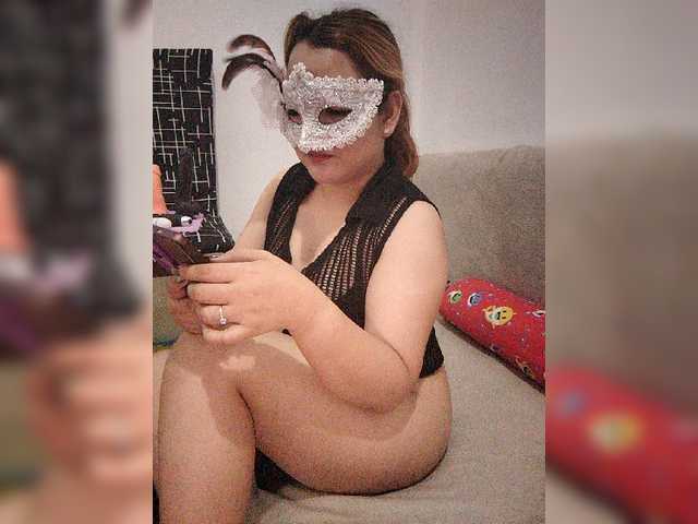AsianMhiendy live cam on BongaCams