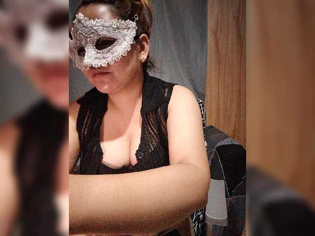 AsianMhiendy live cam preview