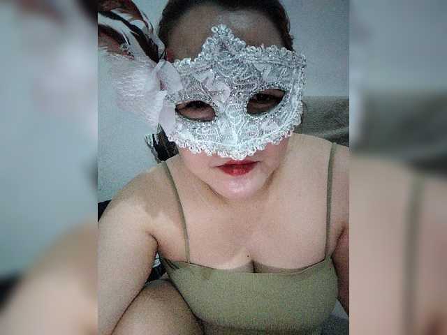 AsianMhiendy live cam on BongaCams