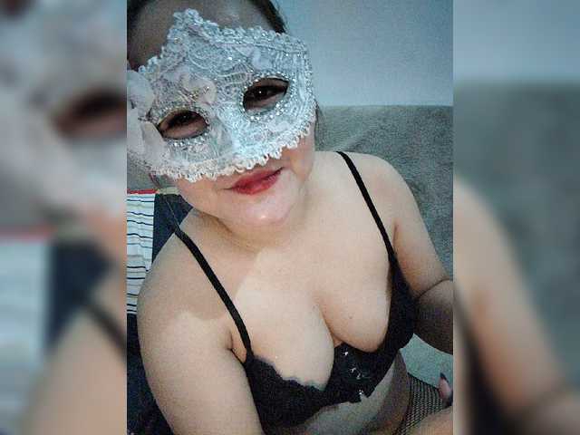 AsianMhiendy live cam on BongaCams