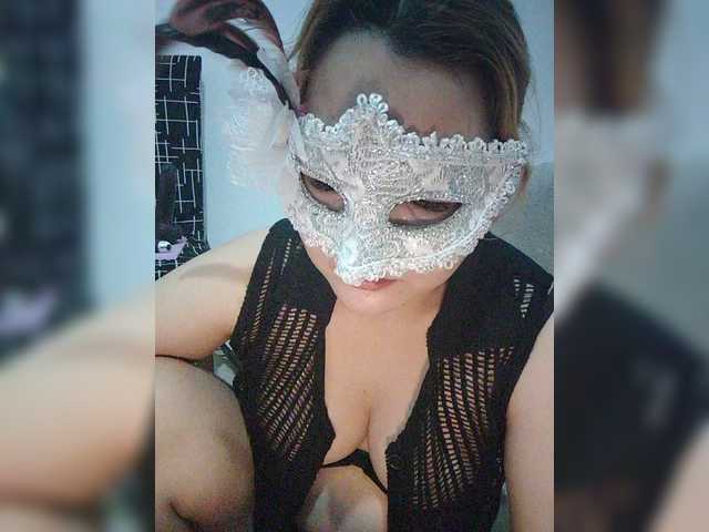 AsianMhiendy live cam on BongaCams