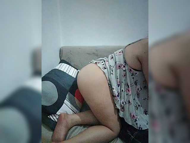 AsianMhiendy live cam on BongaCams