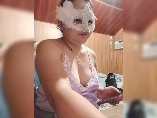AsianMhiendy live cam on BongaCams