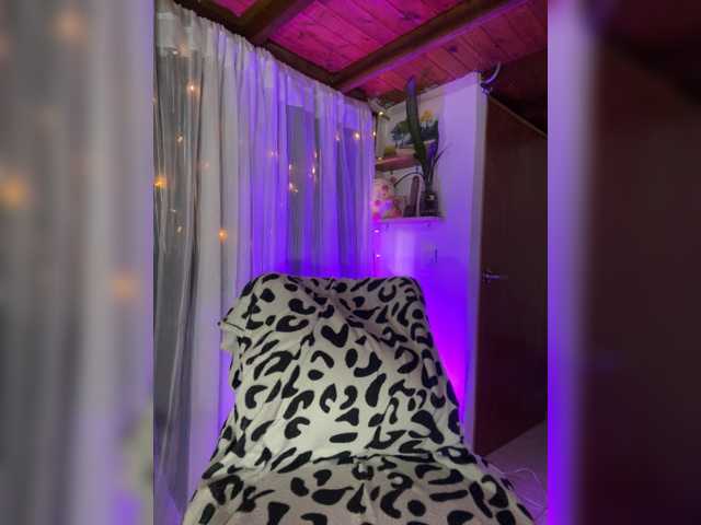 Maka-Isabel live cam on BongaCams