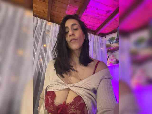 Modelo: Maka-Isabel