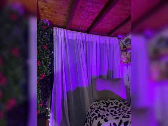 maka-isabel's live room