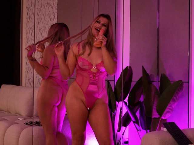 IvyMirrage live cam on BongaCams