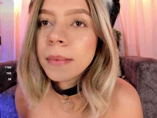 NaughtyRosie webcam