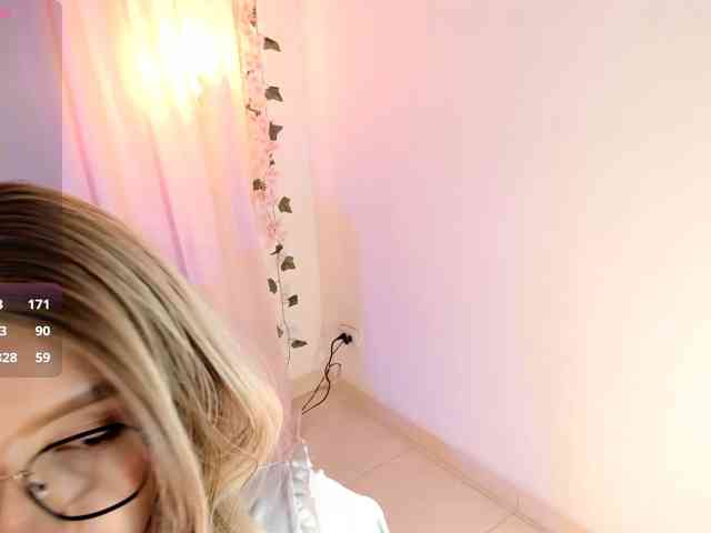 NaughtyRosie webcam