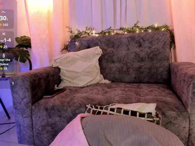 NaughtyRosie webcam