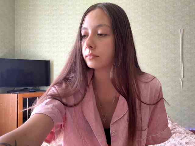 Bernadinepasqua's cam show statistics and live stream