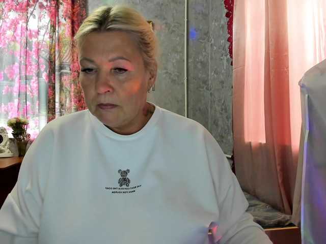 Elenochka live cam on BongaCams