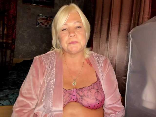 Elenochka live cam on BongaCams