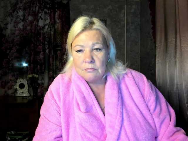 Elenochka live cam on BongaCams