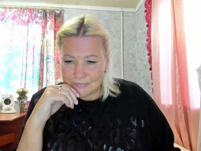 Elenochka live cam on BongaCams