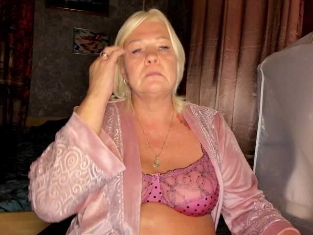 Elenochka live cam on BongaCams