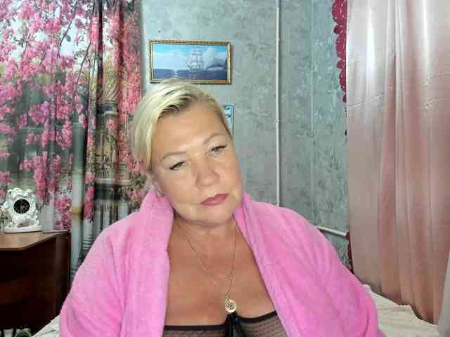 Elenochka live female cam on bongacams