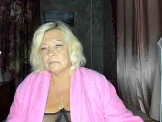 Elenochka live female cam on bongacams